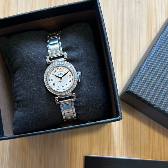 Coach Madison Watch With 24mm Silver Face & Silver Bracelet - Picture 5 of 6